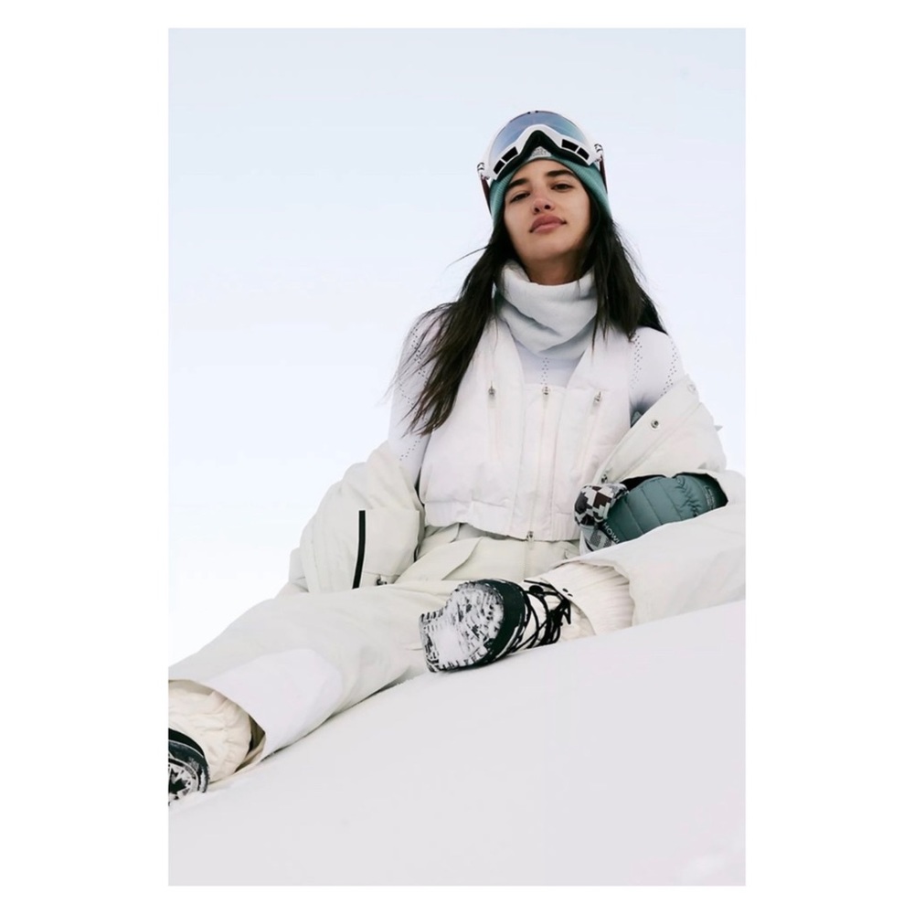 Women's White Puffer Ski Jacket - Lightweight Winter Coat